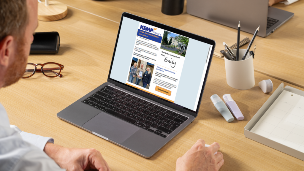 computer with news email on the screen
